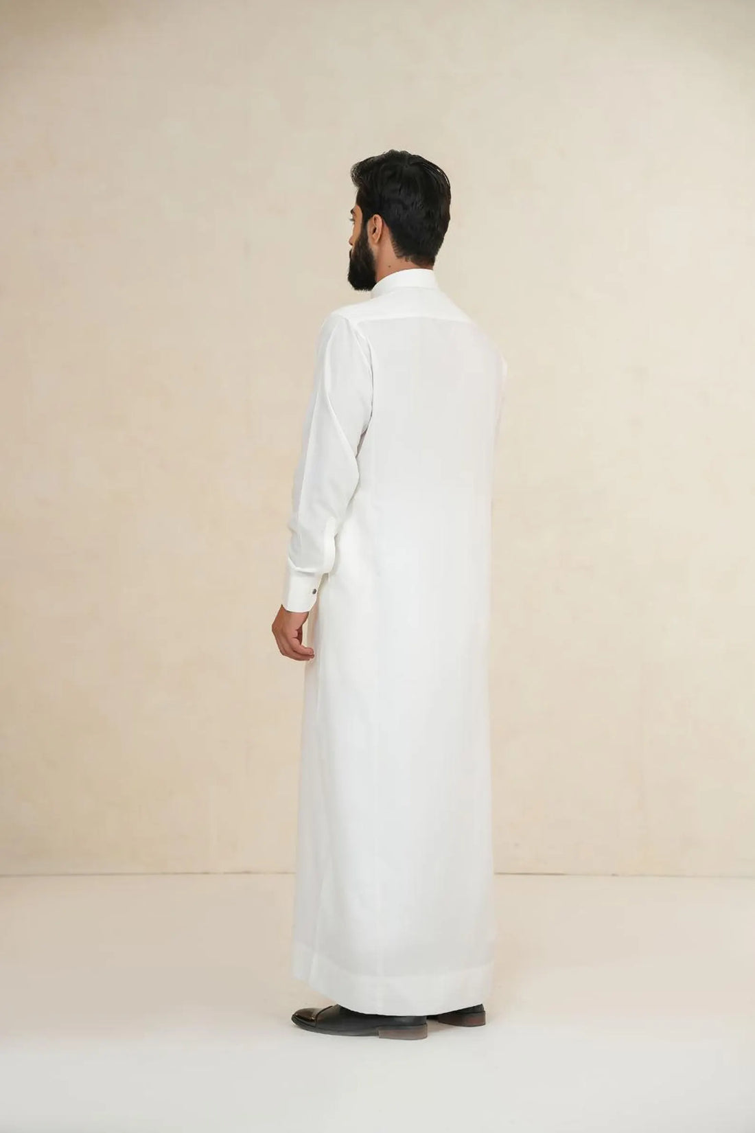 Men Off-White Saudi Thobe